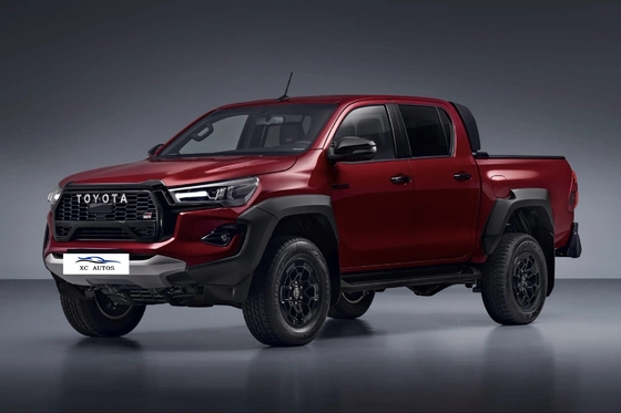 Пикап 4х4 Подержанный Toyota Hilux с многосвязной задней подвеской и светодиодными фарами
