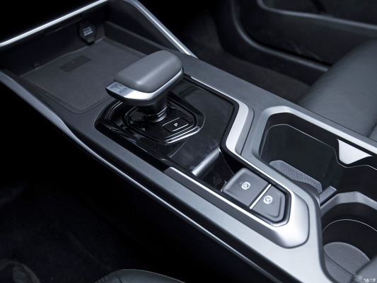 Отличный Geely Emgrand Седан с передней подвеской Macpherson и размером шины R16