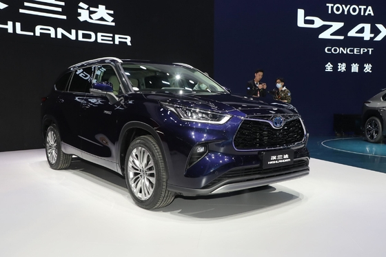 Интеллектуальный 2,5 л Toyota Highlander Hybrid с кожаными сиденьями и электрическим парковочным тормозом