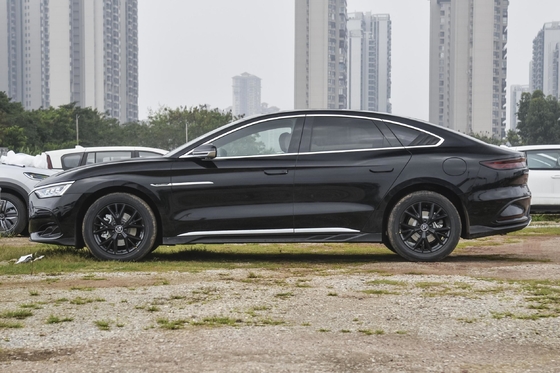 2024 BYD Han DM-i Honor Edition 121 км Элитный диапазон четырехколесный автомобиль с максимальной скоростью 185 км / ч