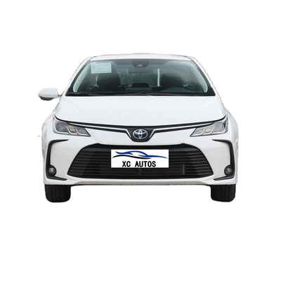 Самый дешевый подержанный 2017 Toyota Corolla Hybrid 4X4 Auto с колесной базой 2500-3000 мм