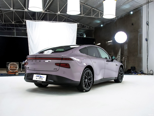 Седан Xpeng P7 EV с многофункциональным рулем и максимальным крутящим моментом Nm от 400-500Nm