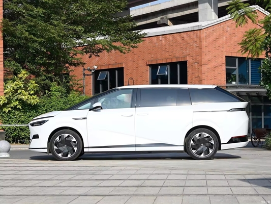 Многофункциональное рулевое колесо 2023 Xpeng X9 Euro VI 4WD 7-местный MPV Электрический автомобиль