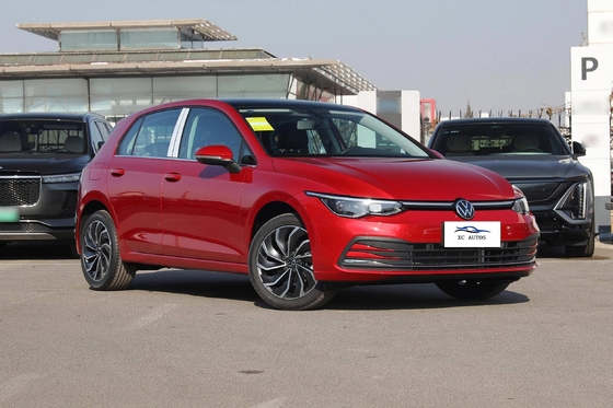 Volkswagen Golf Compact Седан Подержанный бензиновый автомобиль Бензиновый автомобиль со структурой кузова