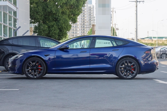Электрический автомобиль Tesla Model S и Model Y 2024 с регулировкой электрического сиденья второго пилота
