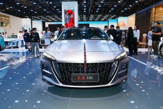 Электрическое рулевое управление Hongqi H6 бензиновый бензиновый спортивный автомобиль с регулировкой сиденья водителя