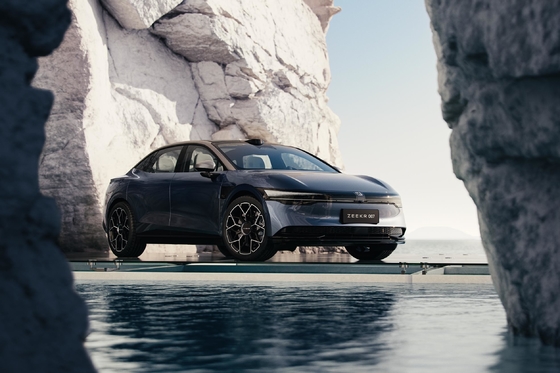 75 кВтч электрический автомобиль Zeekr 007 RWD Высокоскоростной электрический автомобиль с передним 4 задним 4 радаром