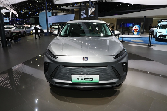 Buick E5 Silver Long Range 620KM внедорожник высокой скорости Подержанные электромобили со структурой кузова