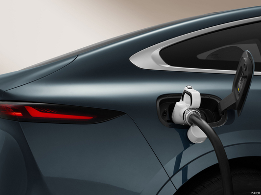 Чанган Qiyuan A07 EV Седан Гибридный автомобиль Максимальная мощность 250-300PS Передняя подвеска Макферсон