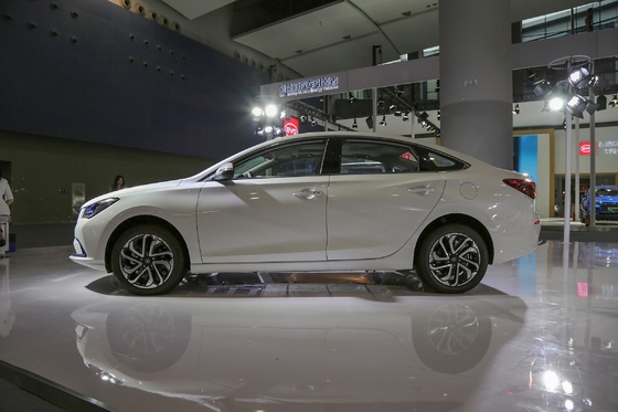 Большая ценность Чанган EADO EV 460 Электромобиль EV Седан 5-дверный 5-местный Структура кузова