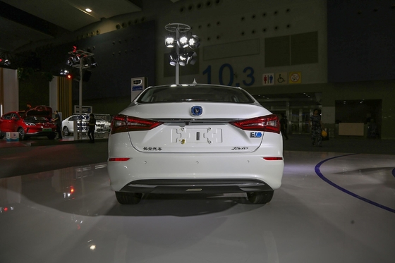 Большая ценность Чанган EADO EV 460 Электромобиль EV Седан 5-дверный 5-местный Структура кузова