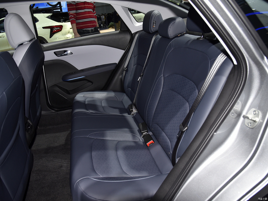 Отличный Chevrolet Monza 1.5L бензиновый бензиновый Седан 5-дверный 5-местный Кожаные сиденья