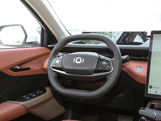 Changan Qiyuan A05 EV Седан Гибридный автомобиль Большая ценность и 5-дверная 5-местная структура кузова