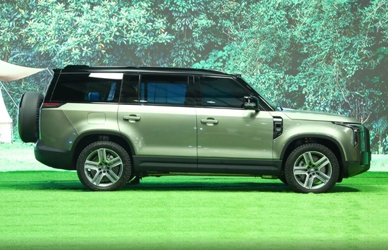 Опыт будущего вождения с ROX 01 REEV 2023 AWD 6-местный SUV среднего размера