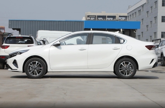 1.5L Белый Kia K3 2024 компактный автомобиль бензиновый фар для онлайн-покупки