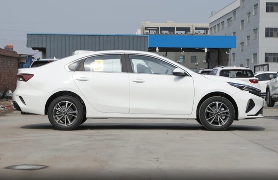 1.5L Белый Kia K3 2024 компактный автомобиль бензиновый фар для онлайн-покупки