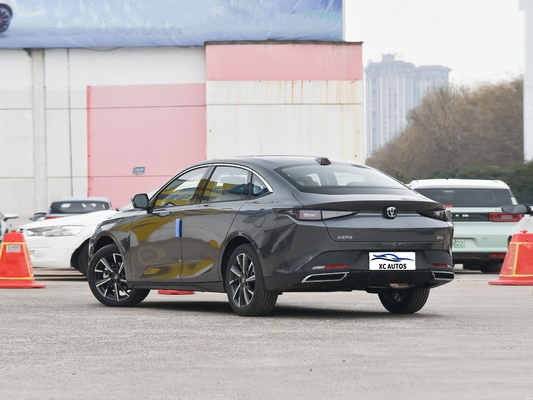 Чанган Ида 2023 1.5T GDI Автоматическая навигация компактный 4-дверный 5-местный комфортабельный автомобиль