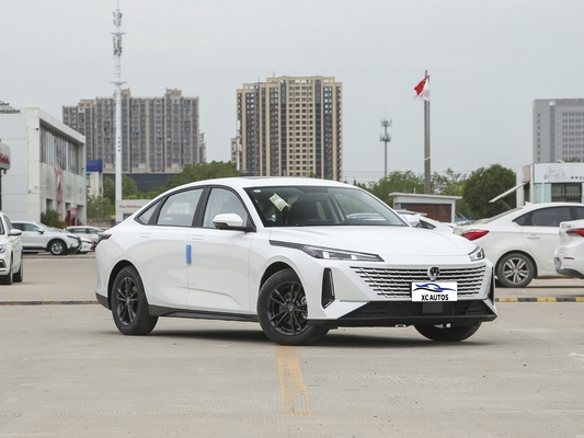 2023 Changan Yida Gdi Dct Флагманская модель 5-местный седан с 1.5T двигателем и светодиодной камерой