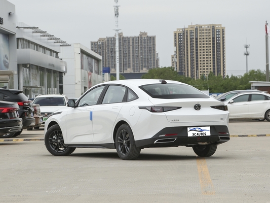 2023 Changan Yida Gdi Dct Флагманская модель 5-местный седан с 1.5T двигателем и светодиодной камерой