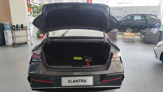 Седан Hyundai Elantra 2024 с электрической системой рулевого управления и L*W*H мм 4720*1810*1415