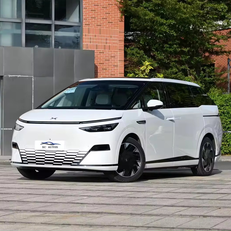 Многофункциональное рулевое колесо 2023 Xpeng X9 Euro VI 4WD 7-местный MPV Электрический автомобиль