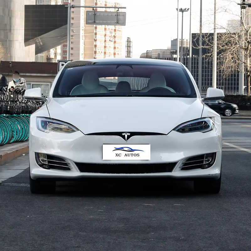 Электрический автомобиль Tesla Model S и Model Y 2024 с регулировкой электрического сиденья второго пилота