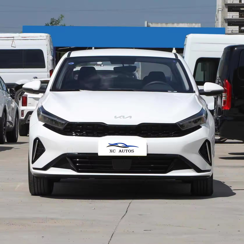 Kia K5 GT-Line Седан 2023 Подержанные автомобили Бензин 5 мест Седан Автомобиль изготовлен в K5 и GT-Line