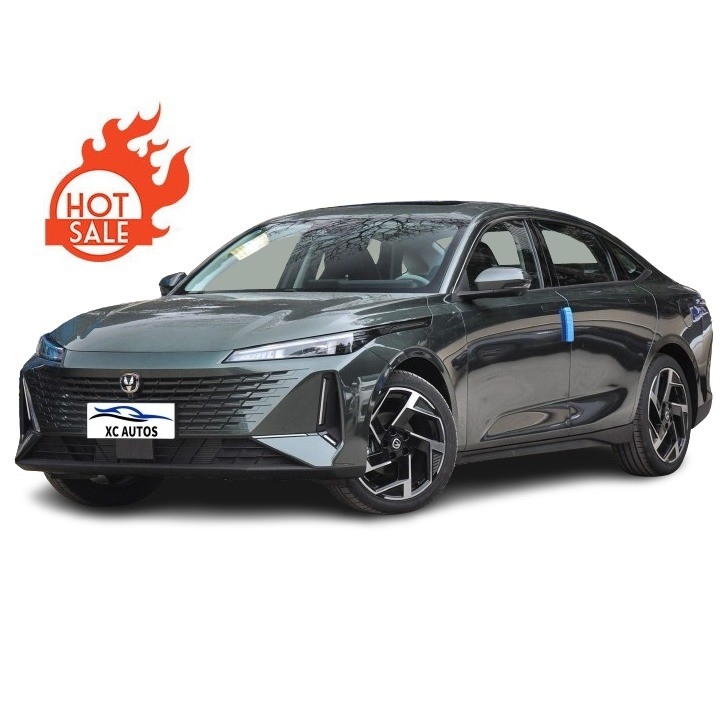 Спортивный автомобиль Чанган Ида 2023 AWD Бензиновый подержанный автомобиль с многофункциональным рулем